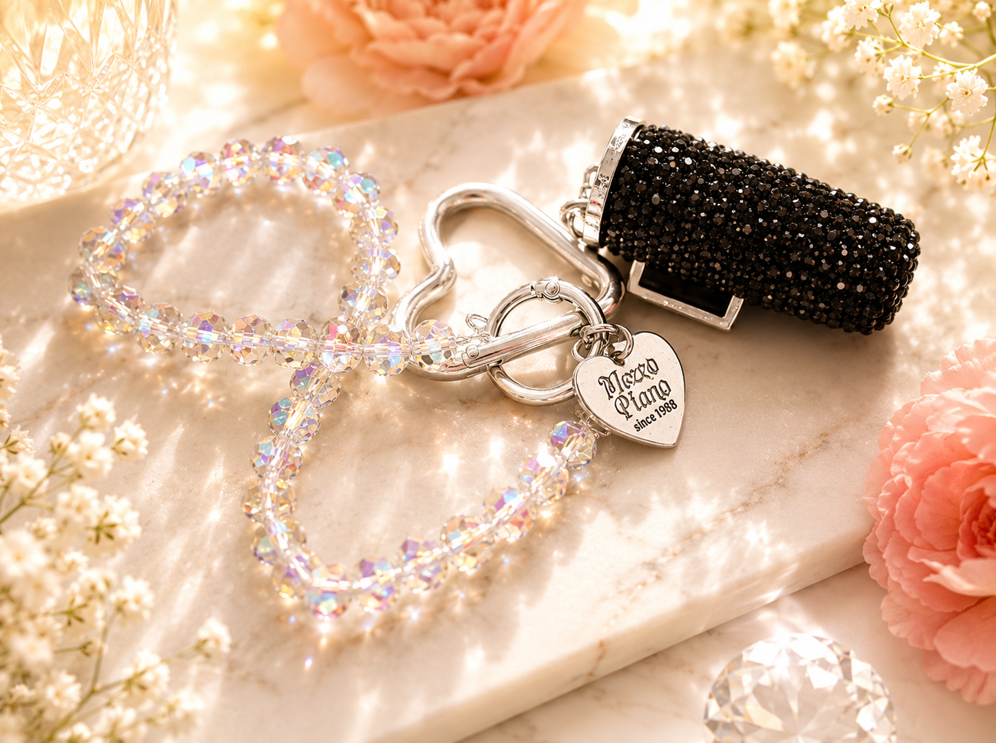 ✨🖤 A Little Sparkle Goes a Long Way! 🖤✨

Add a touch of glamour to your everyday essentials with this stunning crystal beaded wristlet keychain featuring a dazzling black rhinestone accessory.
🖤
